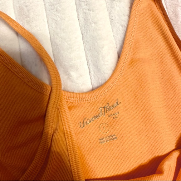 Universal Threads tank - Picture 2 of 4